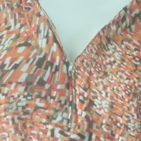 Plus size Casual Dress made from Multi-print fabric. - Picture 6 of 9